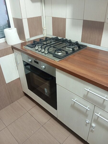 Berceni, Piata Sudului, Obregia, bloc reabilitat, renovat, semimobilat